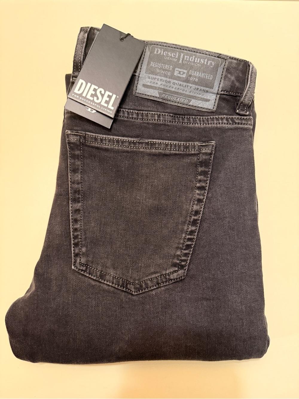 Diesel Men's Black Denim Jeans(brand new)